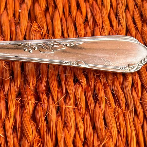 Wm A Rogers A1 Plus Oneida Meadowbrook Silverplate 1936 Master Butter Knife - Picture 3 of 4